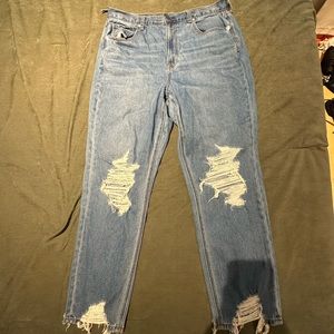 American Eagle Mom Jean